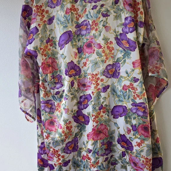 Floral Slip Chemise -👀BUNDLE AND SAVE🥳 - Picture 9 of 9